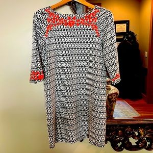 THML XS Carrie Shift Dress Black White Orange Embroidered 3/4 Sleeve Soft